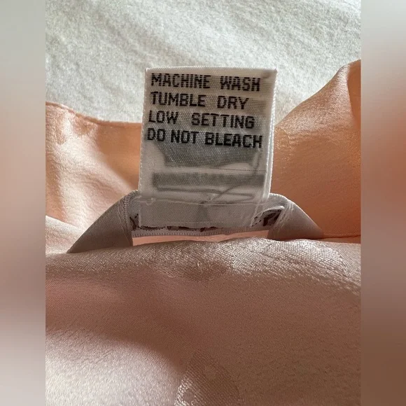 Vintage Jordan New York Button Up, V-Neck Pink Collared Blouse, Bow Print Sz 5/6 - Picture 6 of 11